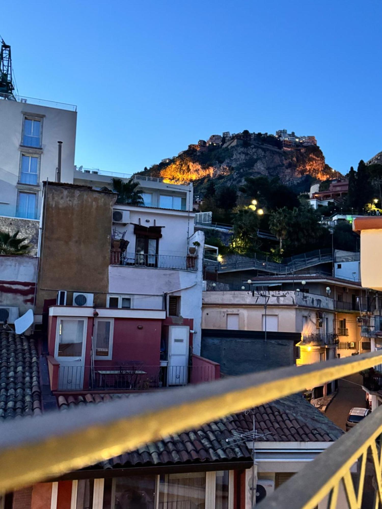 Taormina'S Sun Bed & Breakfast Exterior photo