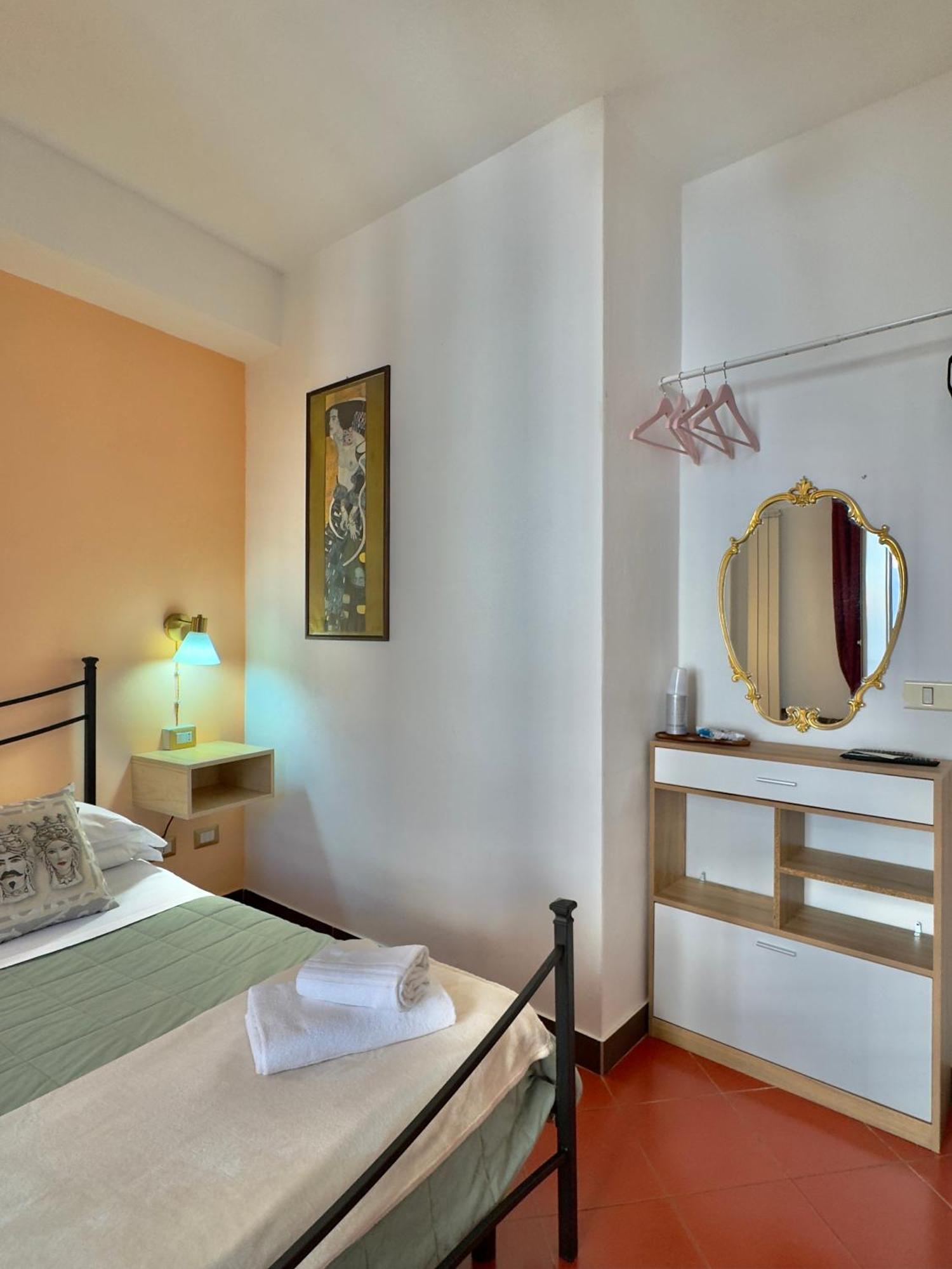 Taormina'S Sun Bed & Breakfast Exterior photo